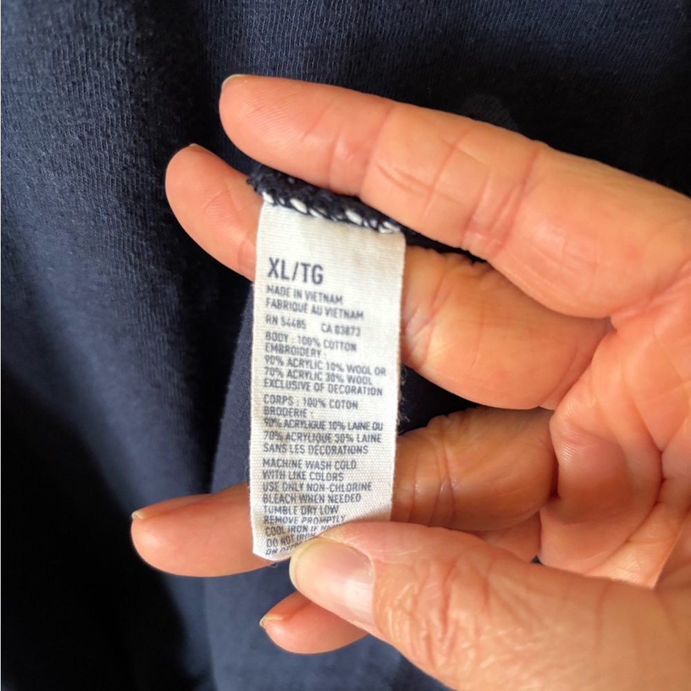 3/$20 American Eagle Outfitters Blue Graphic Long Sleeve Tee - Picture 4 of 4